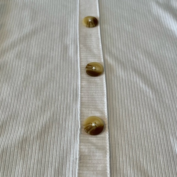 Aeropostale XS White Ribbed T-Shirt 5 Button Placket - Picture 7 of 14